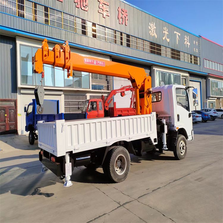 嘉义县三轮随车吊定制 农用改装机自备吊中瑞长期出售